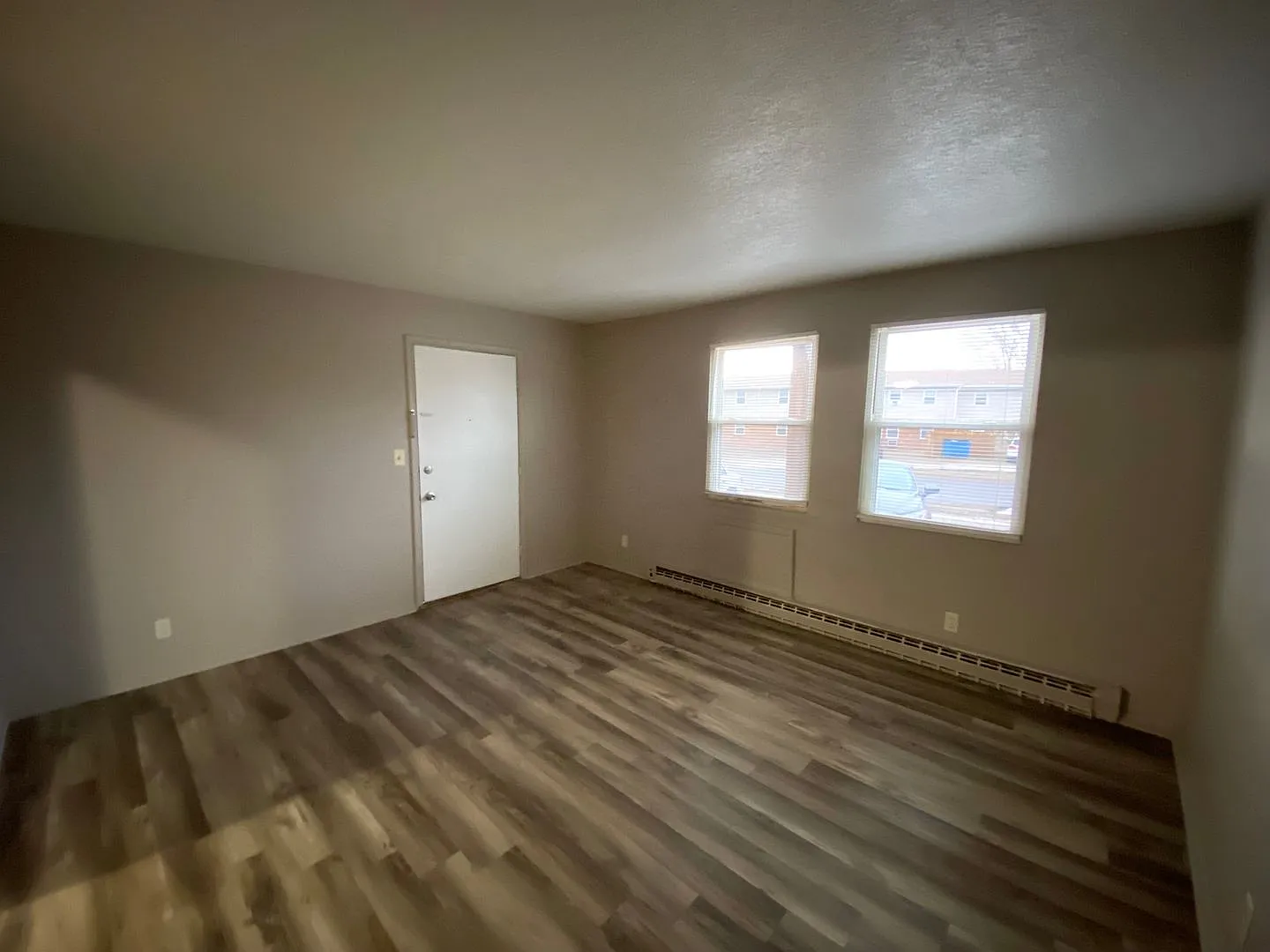 Pekin Place Apartments — Photo 3