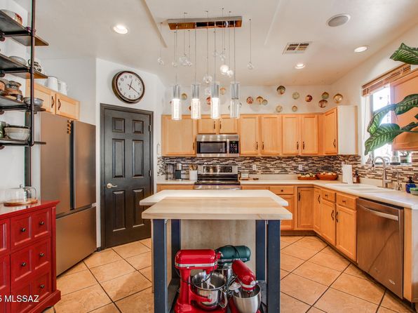 114 W Camino Rancho Quito, Sahuarita, AZ 85629