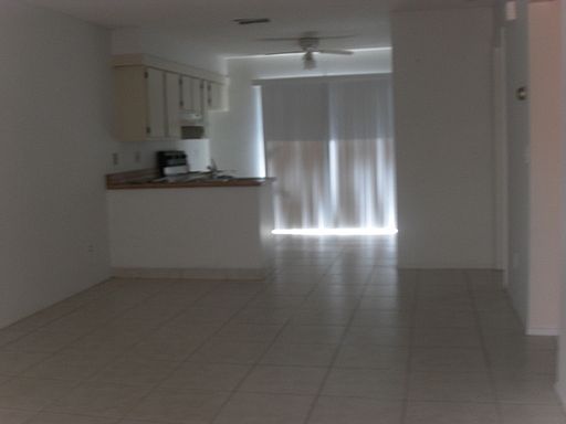 4th image of 137 SE 12th Ter #4