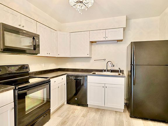 5th image of 708 Ridgestone Dr APT C