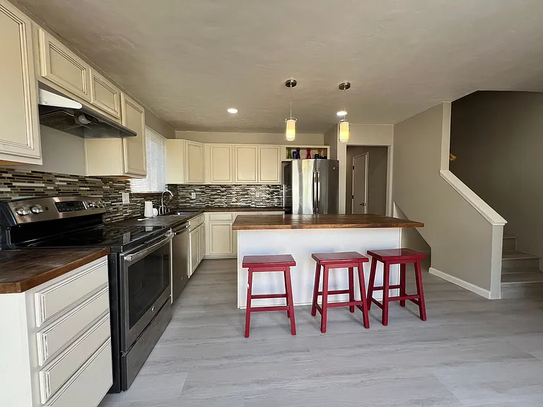 2188 Luz Ave — Photo 14
