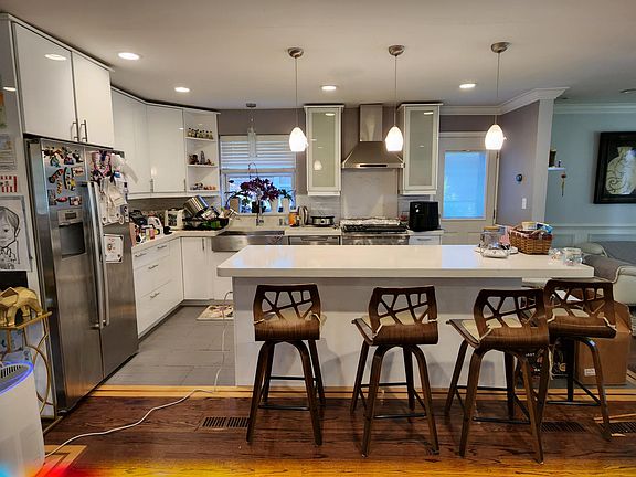 2nd image of 4521 W Pratt Ave