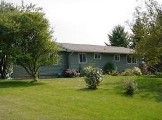 8 Tebeau Ter, Grand Isle, VT 05458