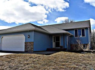 405 E Heatherwood Dr, Brandon, SD 57005