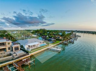 2160 Kingfish Rd, Naples, FL 34102