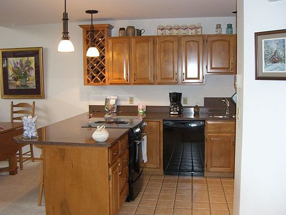 Counter and table seating