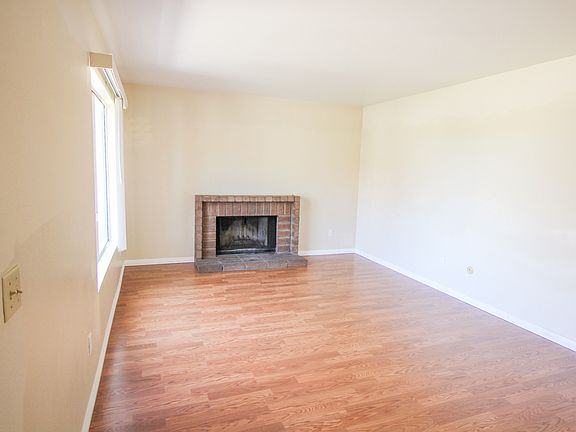 3rd image of 1505 Clavelita Pl