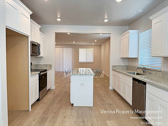 5th image of 8064 Pasadena Dr