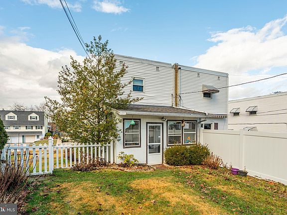 3rd image of 1726 Calamia Dr