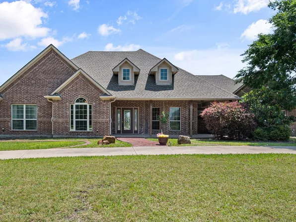 104 Spring Creek Dr, Waxahachie, TX 75165