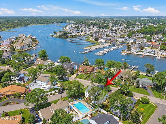 3rd image of 579 Harbor Road