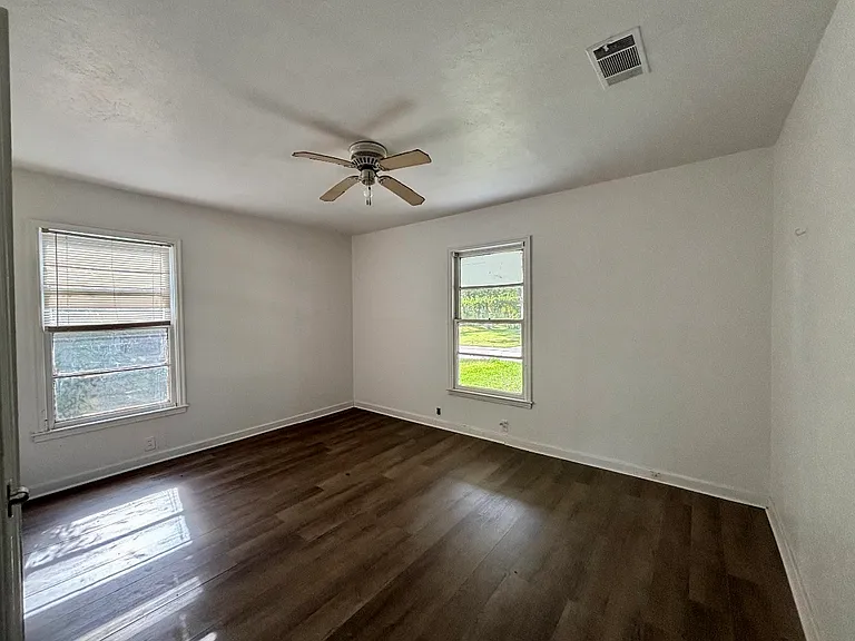 612 Winding Way St — Photo 8