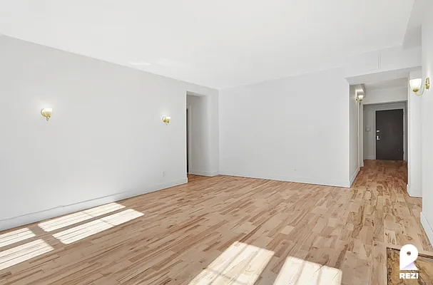 Rented by REZI | media 44