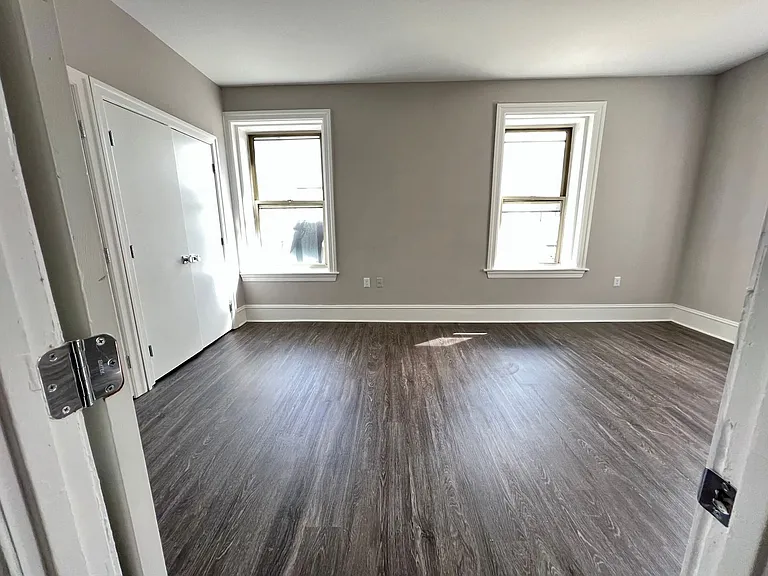 306 W Franklin — Photo 66
