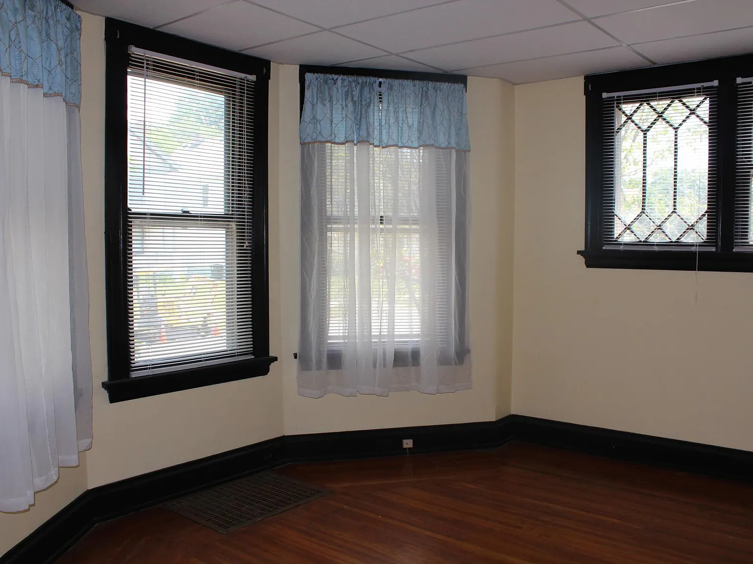 2 bed, $1,350 — Photo 3
