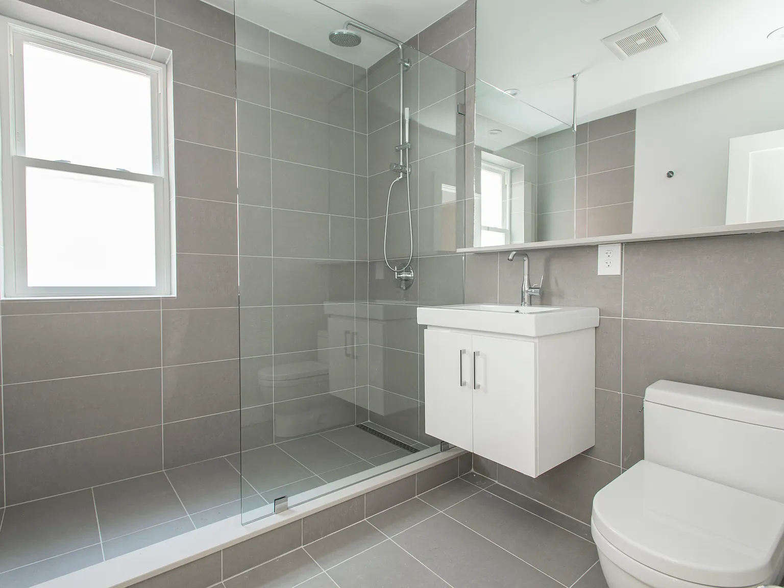 3 bed, 899 sqft, $4,800 — Photo 2