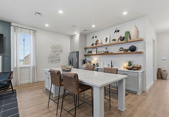 4th image of 14712 Mezzaluna Ave #2500