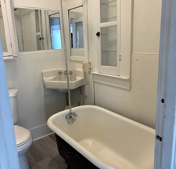1060 Grand Ave #7 — Photo 8