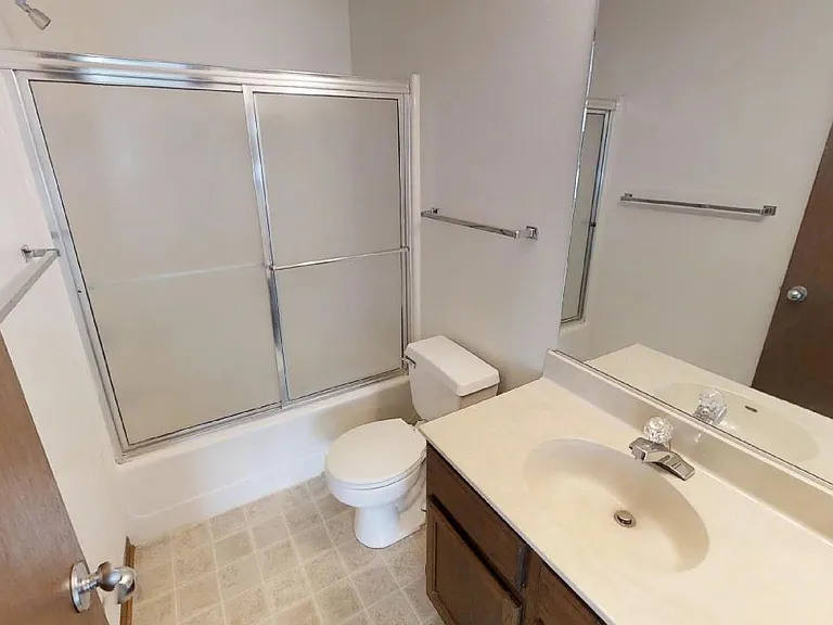 215 Raphael Ave — Photo 8