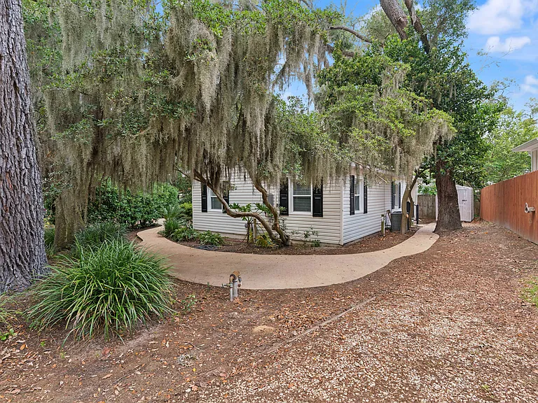 324 Pine St — Photo 13