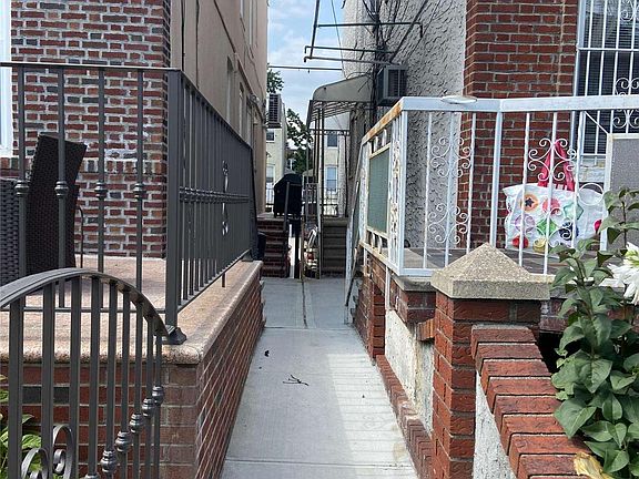 4th image of 2366 26th St