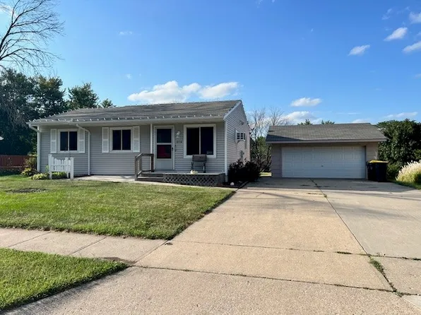 1616 Pleasant St, Adel, IA 50003