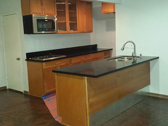 4th image of 2299 190th St
