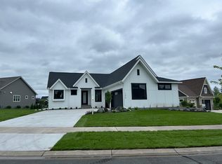11319 Latrobe Ln N, Lake Elmo, MN 55042