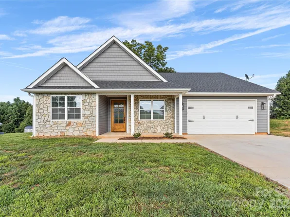 160 Tranquility Ln, Harmony, NC 28634