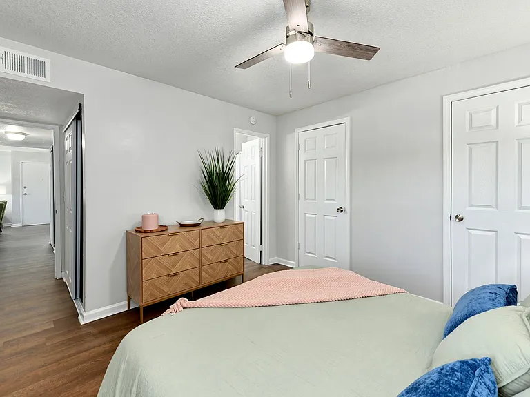 Legend Oaks Gated Community — Photo 44