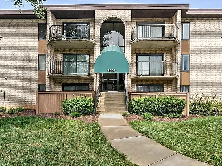 6998 Hanover Pkwy #4 — Photo 1