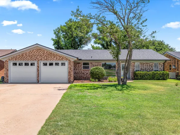 105 San Jacinto Ave, Levelland, TX 79336