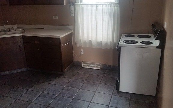 5th image of 12837 Sacramento Ave