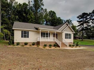 3877 Lewis B Puller Mem Hwy, Saluda, VA 23149