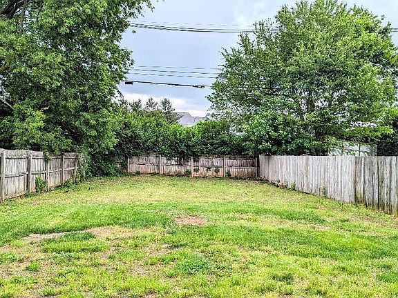 3rd image of 2356 Prescott Ln