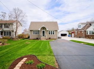 8115 Cooper Rd, Kenosha, WI 53142