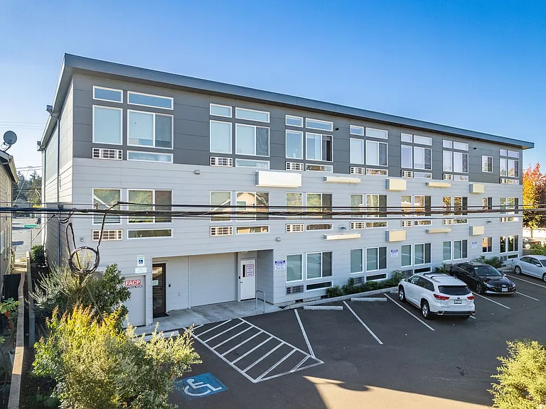 54 Woodstock Apartments~ Great Location ~Vibrant Neighborhood — Photo 18
