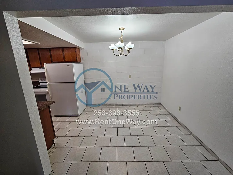 18601 4th St E #15 — Photo 4