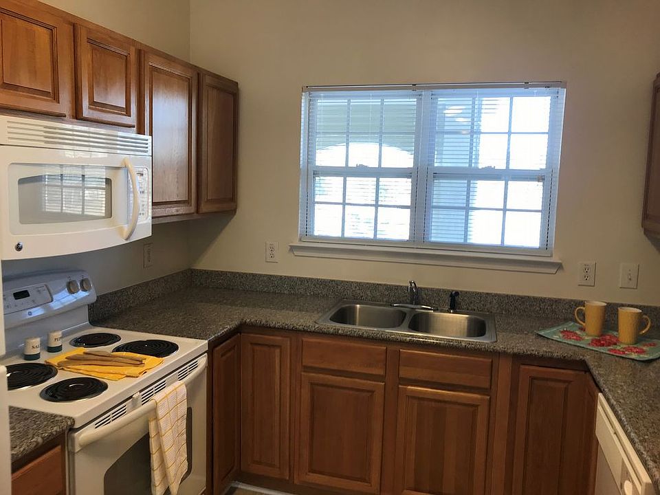 1st image of 120 Parsley Ln APT 305