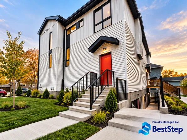 7003 105a St NW, Edmonton, AB