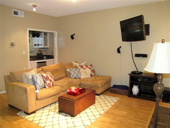 5th image of 8527 Brittania Way