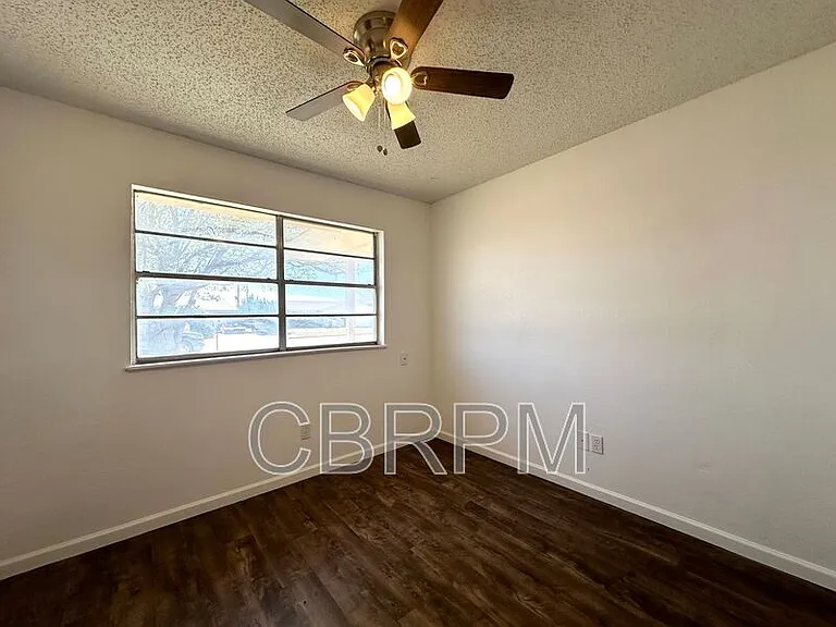 4506 Itasca St — Photo 5