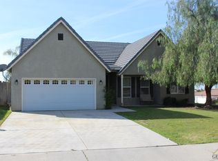 225 Terrace Hill Ave, Bakersfield, CA 93308