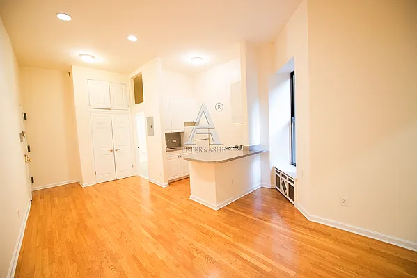 Rented by Peter Ashe | media 6