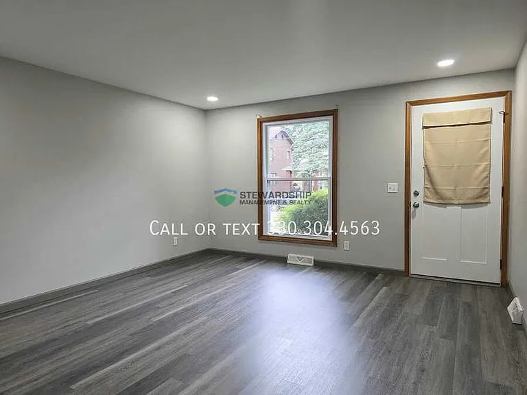 1738 Harvard Ave NW — Photo 9
