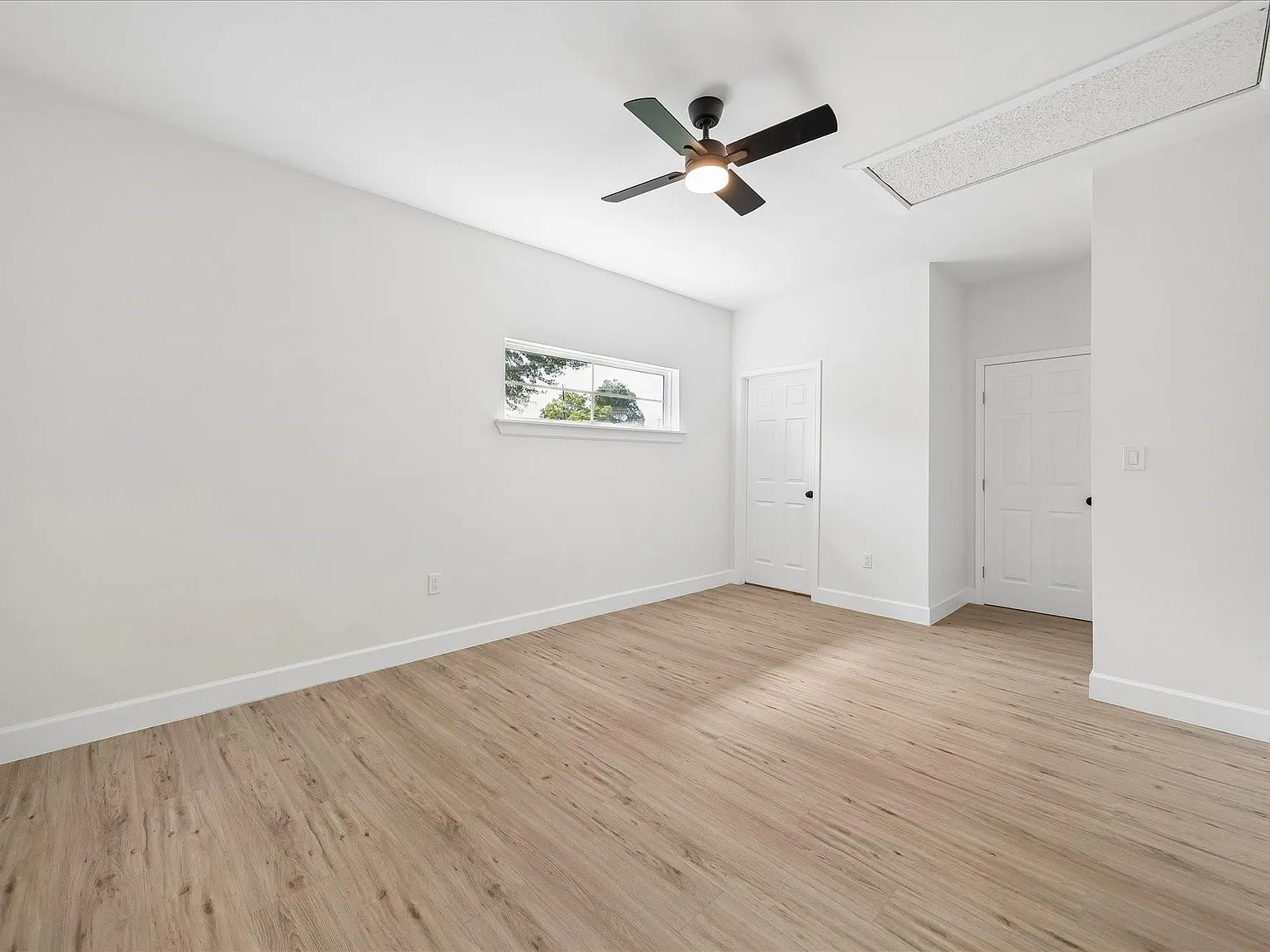 3 bed, 2.0 bath, 1178 sqft, $2,000 — Photo 4