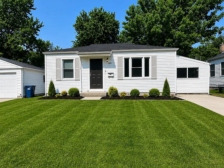 453 Plaza Ave — Photo 2