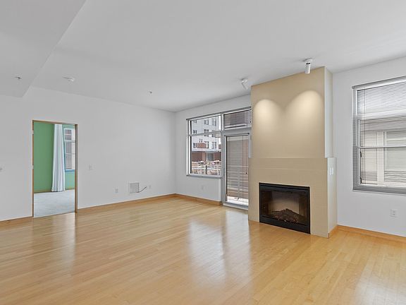 4th image of 309 W Washington Ave Unit 414