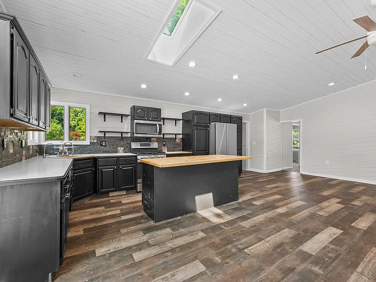 13404 Sequoia Ln N — Photo 37