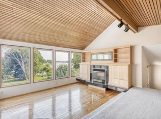 978 Riviera Cres, Winnipeg, MB R3T2J3